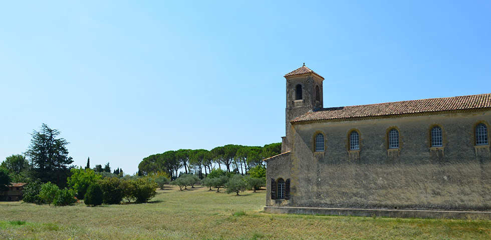 Ein kleine Kirche nähe des Schlosses von Loumarin