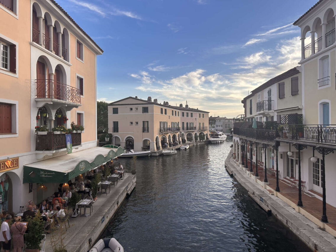 Port Grimaud – Das „Venedig der Côte d’Azur“ zwischen Kanälen, Stränden und Saint-Tropez