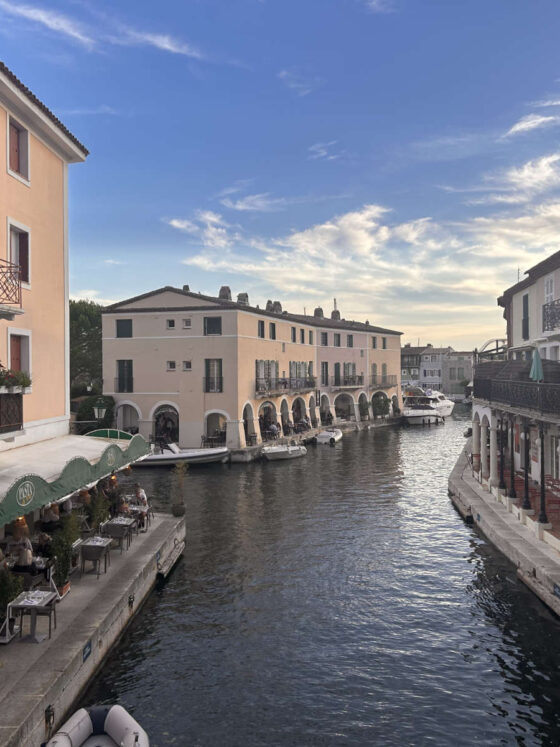 Port Grimaud – Das „Venedig der Côte d’Azur“ zwischen Kanälen, Stränden und Saint-Tropez